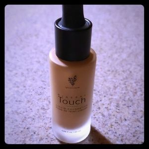 Younique  Liquid  Touch Foundation Makeup